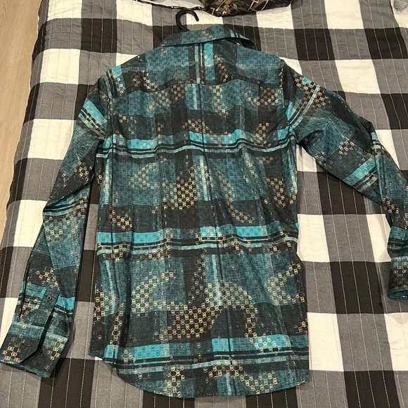 Button up - Picture 2 of 3